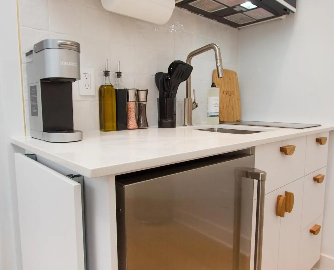 Apartment Studio #6 - Self Check-In - Plateau - St-Denis Montreal